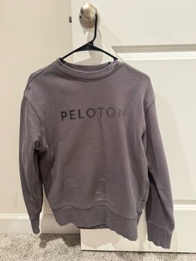 Peloton Crewneck in Gray